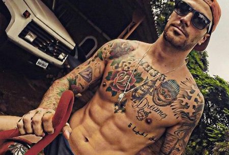 Felipe Titto causa ao responder seguidor e falar sobre “calabresa”