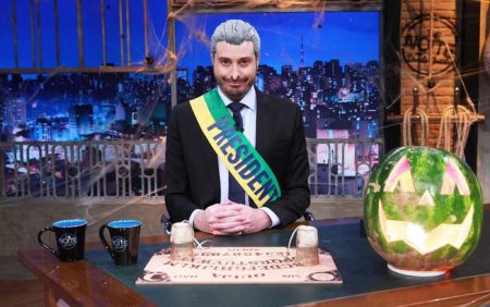 Fantasiado de Temer, Danilo Gentili ironiza prisão do ex-presidente
