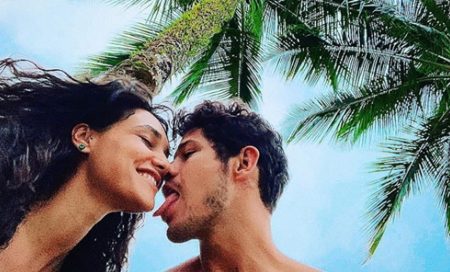 Débora Nascimento e José Loreto têm fim de semana romântico