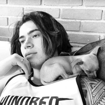Whindersson Nunes lamenta morte de fã causada por depressão