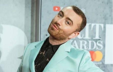 Sam Smith surpreende e diz que não é homem e nem mulher