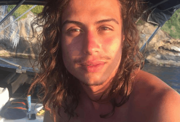 Francisco Vitti posta selfie e fãs pedem para que ele hidrate os cabelos