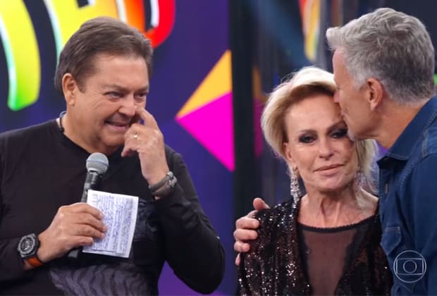 Ana Maria Braga chora ao lembrar da mãe e desabafa sobre política