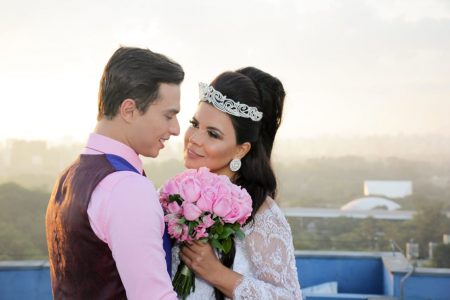 Mara Maravilha e noivo celebram casamento de “mentirinha”
