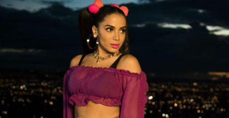 Anitta abre as portas de sua mansão e revela festa luxuosa