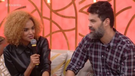 Carmo Dalla Vecchia posa com Lucy Ramos e sugere continuação de “Cordel Encantado”