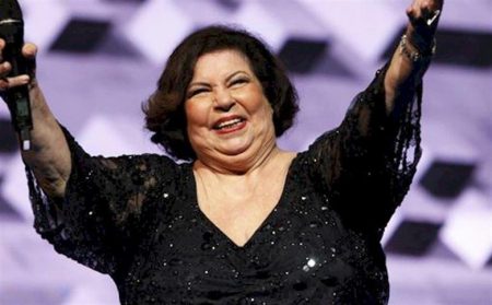 Nana Caymmi defende Bolsonaro e ataca Lula, Chico, Gil, Caetano e parentes