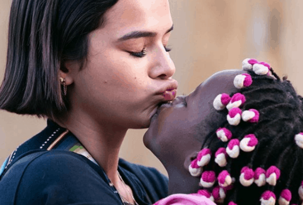 Bruna Marquezine promove vaquinha virtual em prol de crianças africanas