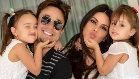 Natália Guimarães e Leandro posam debaixo d’água em viagem romântica