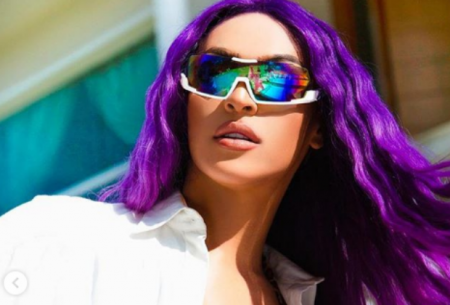 Pabllo Vittar sensualiza de calcinha fio-dental e arrebata elogios