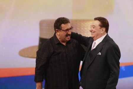 Ratinho defende Bolsonaro, ataca a Globo e elogia Alexandre Frota