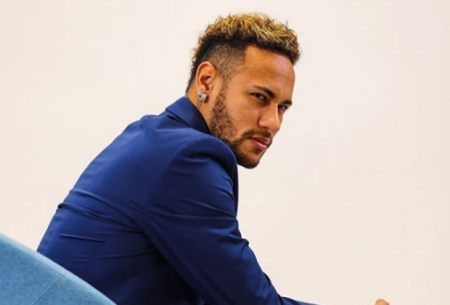 Neymar curte noitada em balada com “parças” e modelos na França