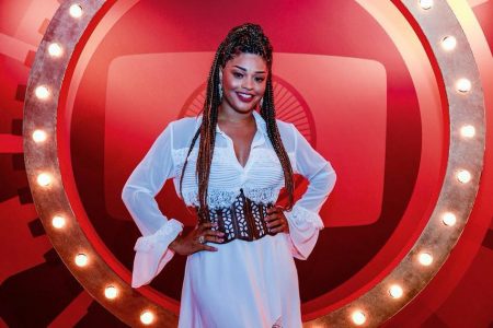 Após perder posto de rainha da bateria, Juliana Alves volta a desfilar no Carnaval