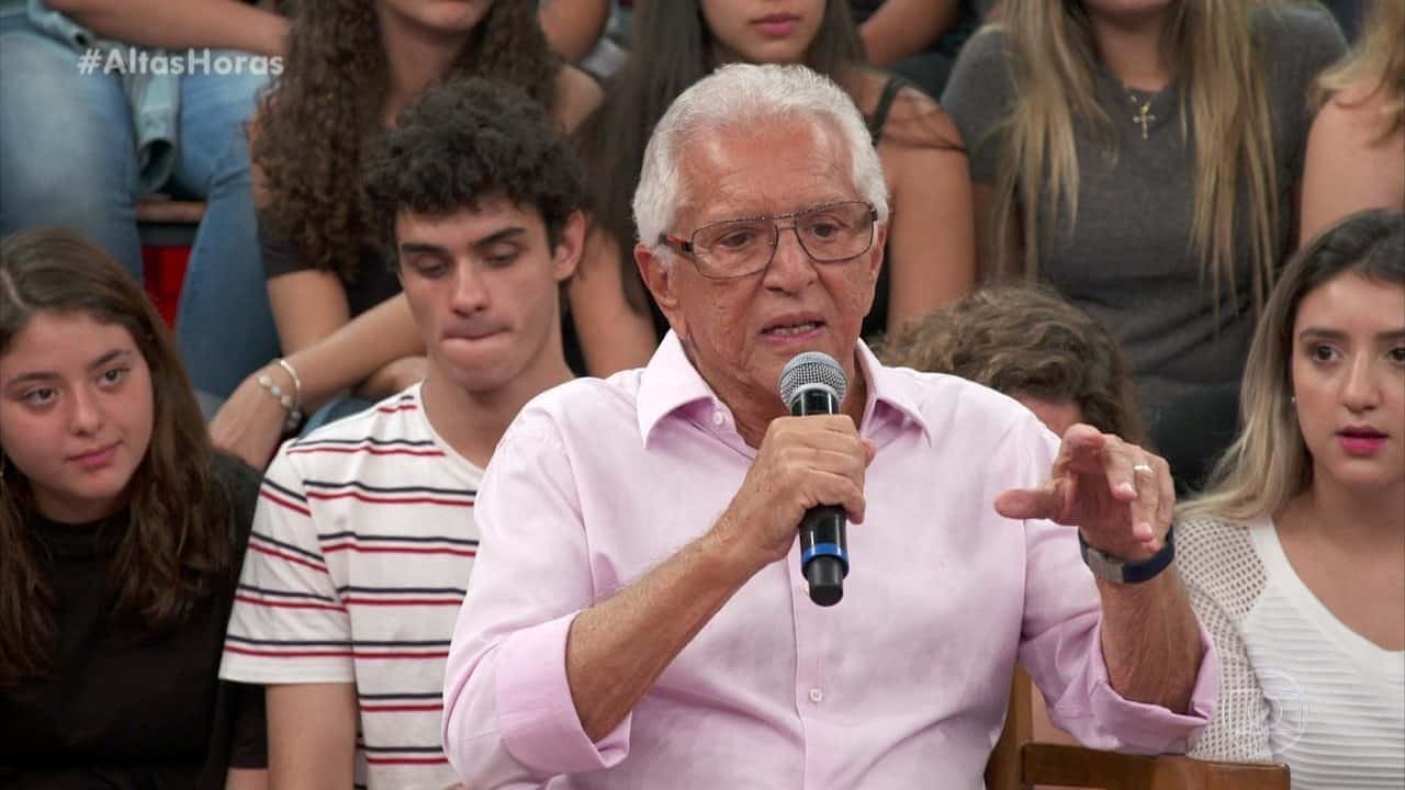 Eleitor de Bolsonaro, Carlos Alberto de Nóbrega faz desabafo histórico contra a ditadura