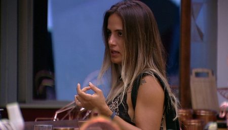 BBB 2019: Emparedada, Carol Peixinho revela estar com medo de ser eliminada