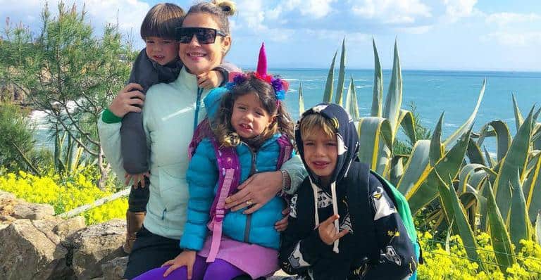 Luana Piovani desabafa sobre dificuldades de viajar com os três filhos
