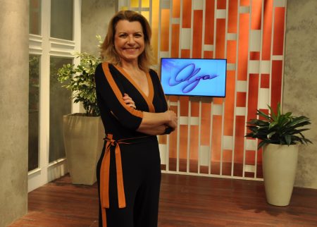 Olga Bongiovanni toma lugar de padre e estreia na RedeTV!