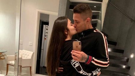 MC Gui anuncia namoro com bailarina e se declara para ela