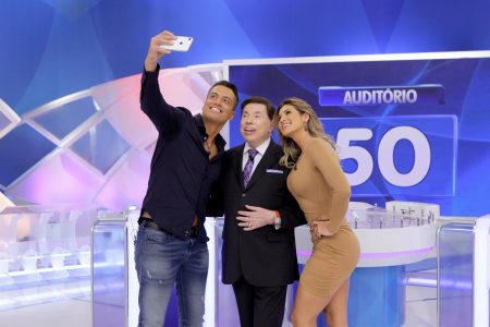 Silvio Santos coloca Lívia Andrade e Leo Dias em disputa no SBT