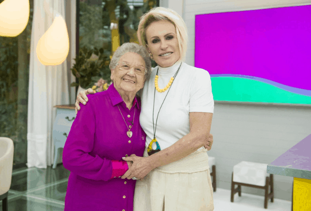Emocionada, Ana Maria Braga agradece visita de Palmirinha à Globo