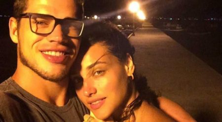 Débora Nascimento e José Loreto passam feriado juntinhos no Rio de Janeiro