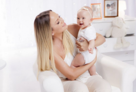 Eliana lembra fase de amamentação da filha e encanta seguidores