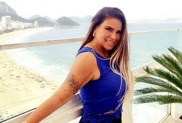 Solange Gomes revela nome do famoso que tirou sua virgindade anal