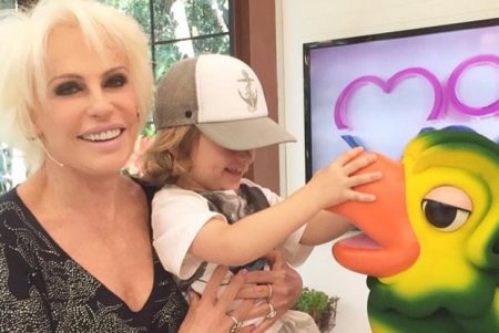 Ana Maria Braga comemora aniversário de netinho com declaração
