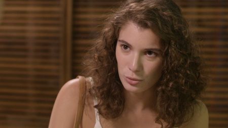 “Malhação”: Meg descobre farsa de Martinha sobre acidente