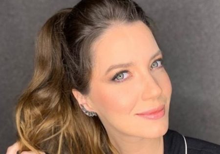 Nathalia Dill reclama por ficar de fora de encontro com atores de “Malhação”