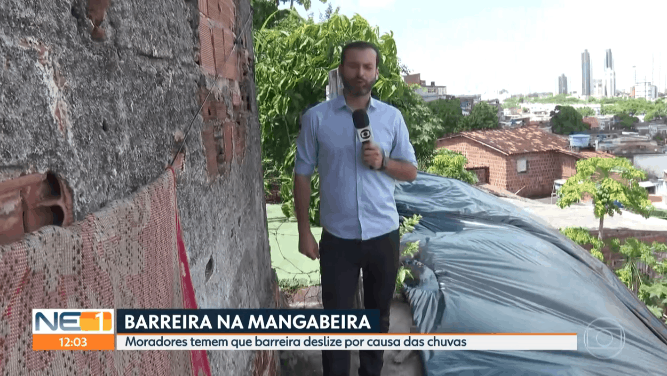 Repórter da Globo é chamado de lindo por entrevistada e dá fora ao vivo