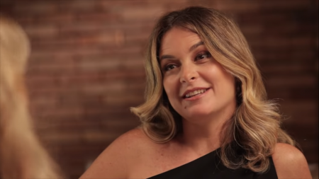 Cláudia Abreu fala sobre maternidade e diz que quer papéis desafiadores
