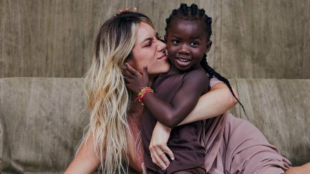 Giovanna Ewbank mostra novo visual de Titi e encanta a web