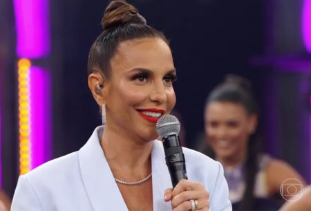 Ivete Sangalo mostra vídeo raro das gêmeas brincando com o celular