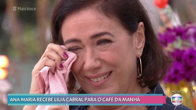 Lilia Cabral chora ao lembrar gravidez no “Mais Você”