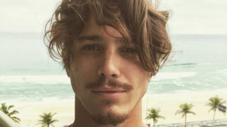 Rômulo Arantes Neto cria perfil no Instagram com fotos de ex-namoradas