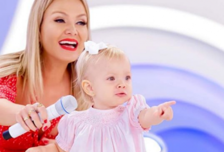 Eliana antecipa Dia das Mães e posta registro especial com a filha