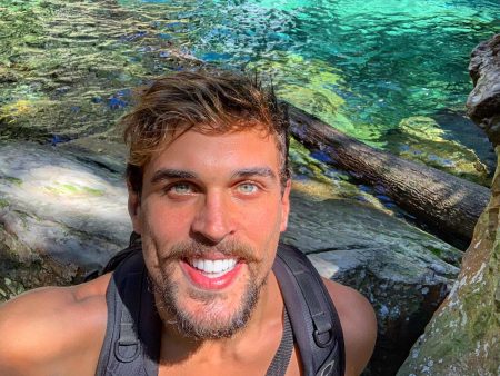 Felipe Roque grava cena de sexo gay em motel no Rio de Janeiro