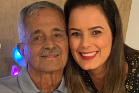 Luciele Di Camargo se manifesta sobre “expressão triste” do pai em foto
