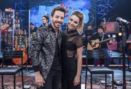 Esposa de Junior Lima revela detalhes de show do marido com Sandy