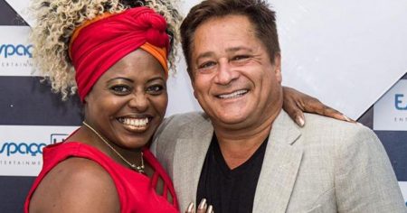 Após virar meme, Cleusa de Mala e Cuia realiza sonho de conhecer Leonardo