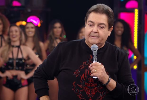 Faustão demite 11 bailarinas de uma vez e Globo se pronuncia