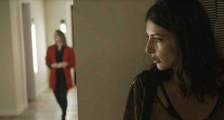 “Órfãos da Terra”: Camila vê Dalila saindo do quarto de Paul