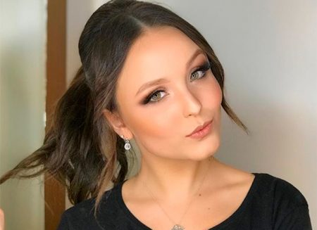 Larissa Manoela é internada e passa por cirurgia após fortes dores