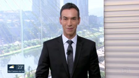 Cesar Tralli surpreende e quebra o protocolo ao vivo na Globo