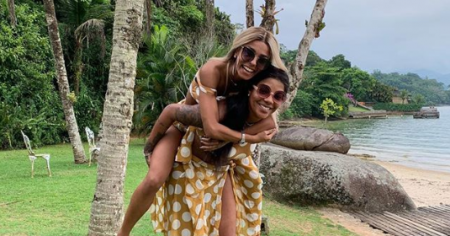 Mãe de Ludmilla declara amor pela nora e apoia namoro da cantora