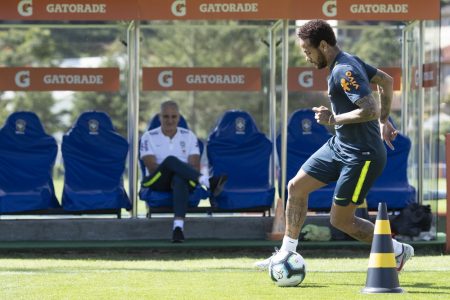 Neymar chora, desabafa e faz pedido especial em conversa com Tite