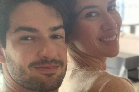 Pato e Rebeca Abravanel divulgam foto inédita por motivo especial