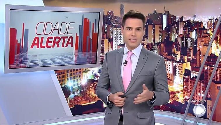 No Cidade Alerta, Luiz Bacci pede desculpas após anunciar assassinato ao vivo