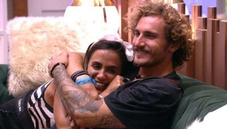 Ex-BBBs Carol Peixinho e Alan anunciam “casamento” por motivo especial